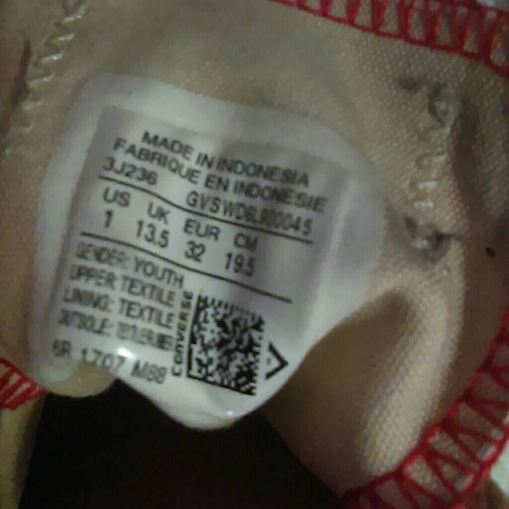 Red Converse - Picture 2 of 2